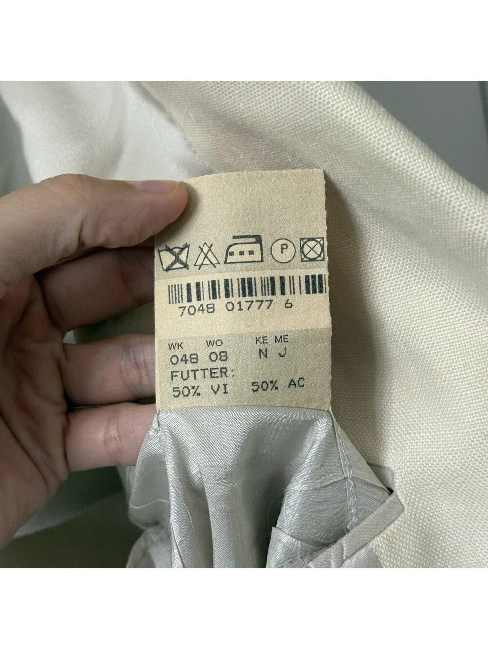 Vintage Hugo Boss Linen Blazer 40R Made Italy Cream Banco Peru Crest Buttons